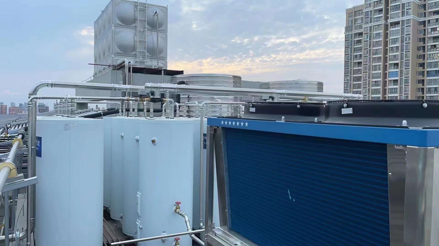 博浪助力湖北佰伦威国际大酒店打造清洁能源热水解决方案