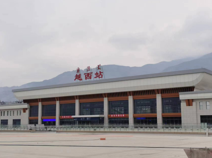 申菱超低温风冷热泵模块机服务越西县高铁站广场项目