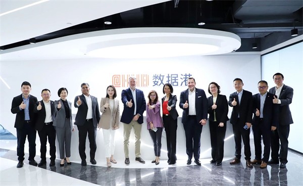 江森自控CEO中国行：深化本土合作，共筑智慧未来